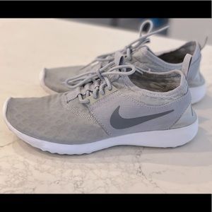 Women’s Gray Nike Juvenate Tennis Shoes size 6